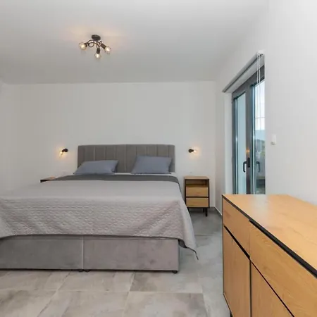 Maja Holiday home