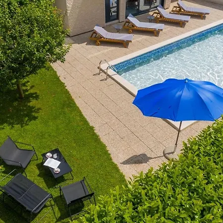 Maja With Private Pool
