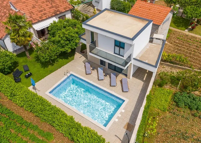 Maja With Private Pool * Donji Proložac