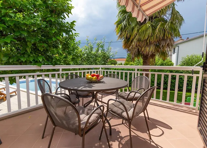 Maja With Private Pool Donji Proložac