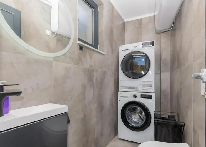 Maja With Private Pool